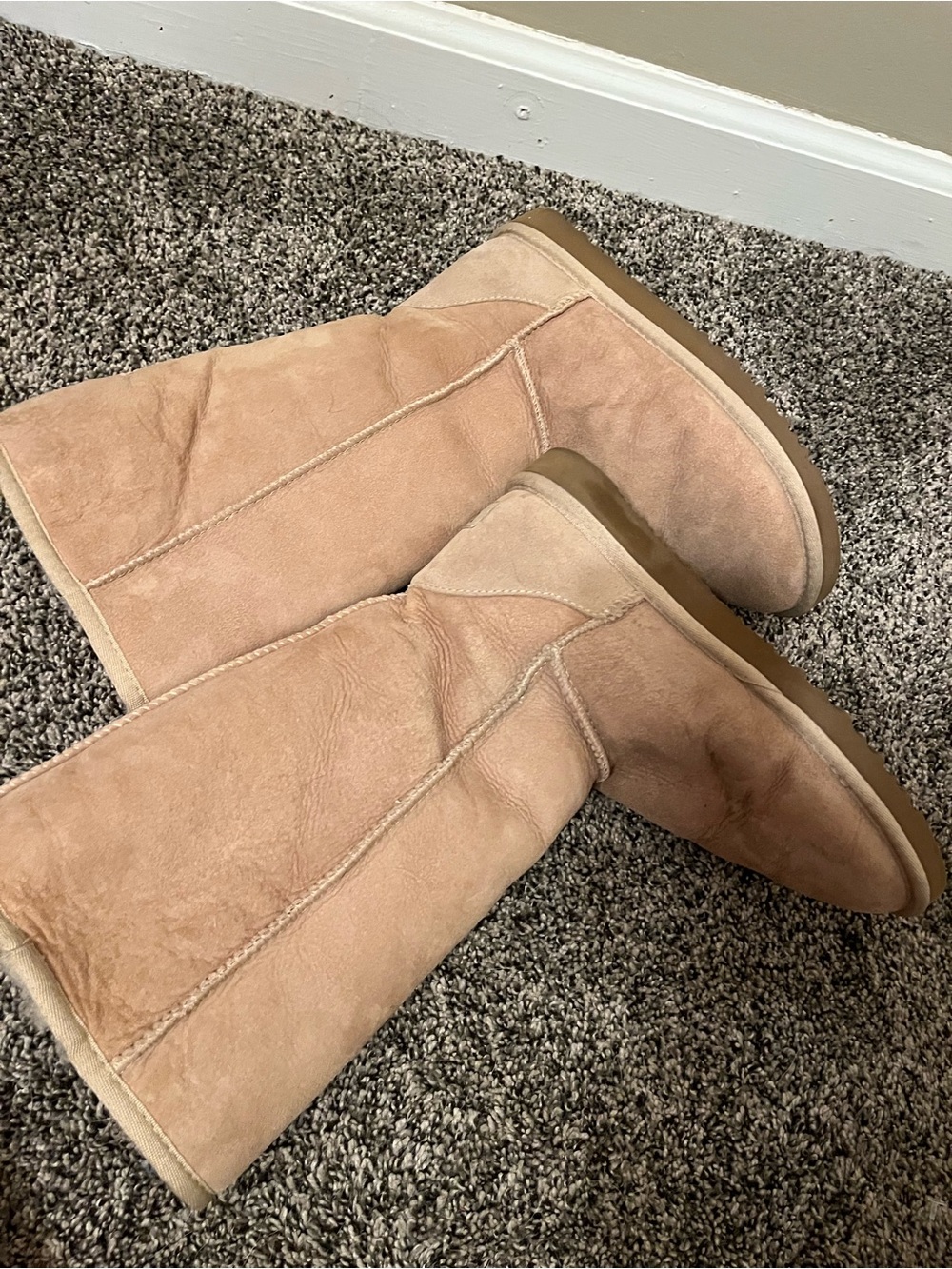 Ugg boots. #8 - Picture 4 of 6